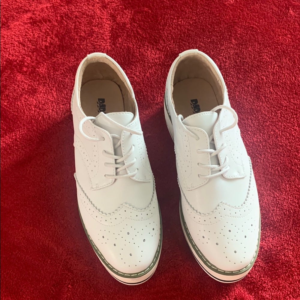 White Platform Oxford Shoes with Brogue Detailing